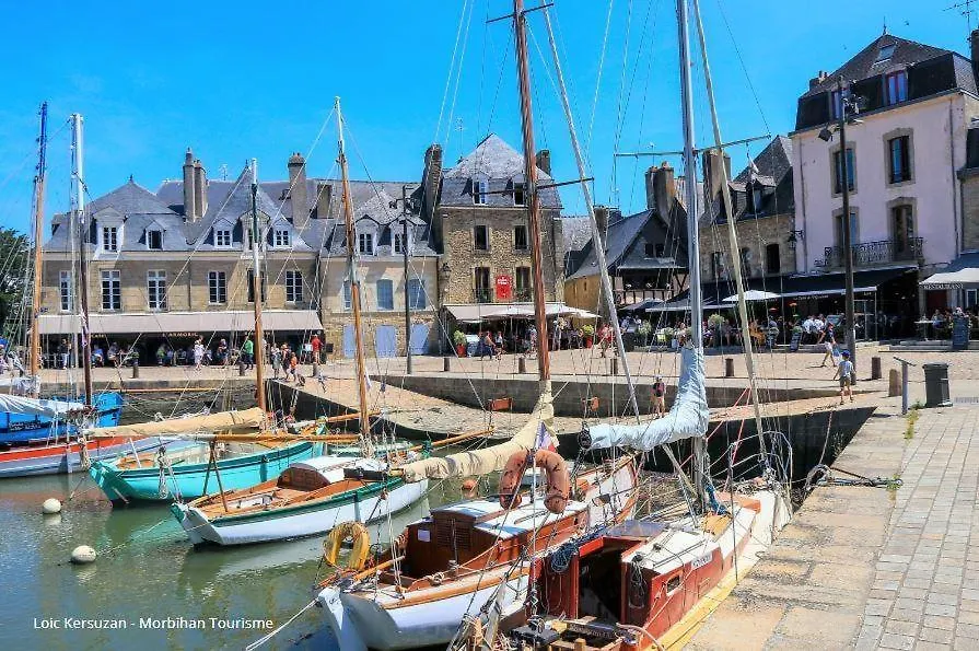 La Petite Godaille Auray 0*,  France